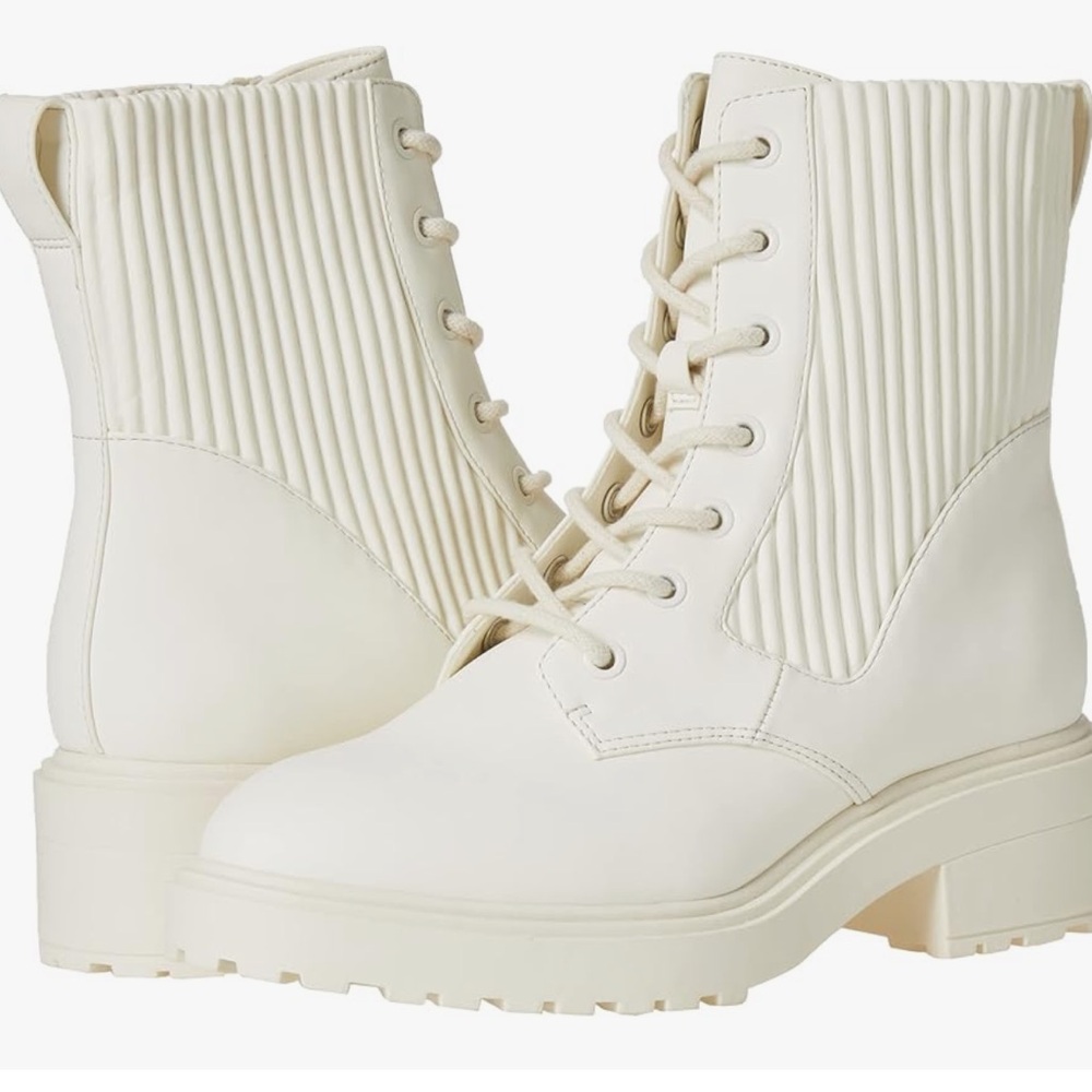 Amazon Essentials Women's Rubberized Combat Boot with Chunky Outsole size 8.5